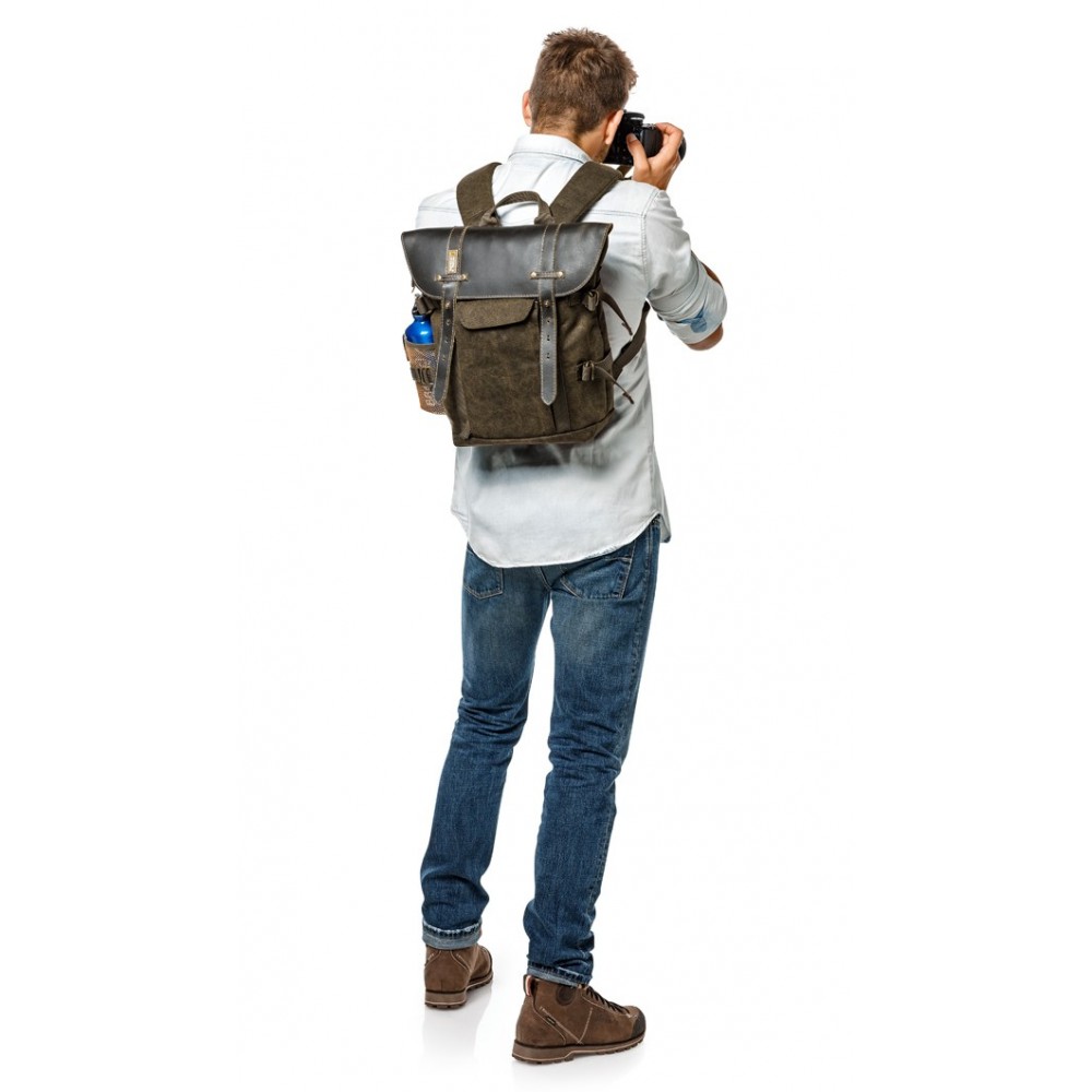 Africa camera backpack S for DSLR/CSC National Geographic - 
Lifestyle camera bag for day to day photo adventures
Includes top a