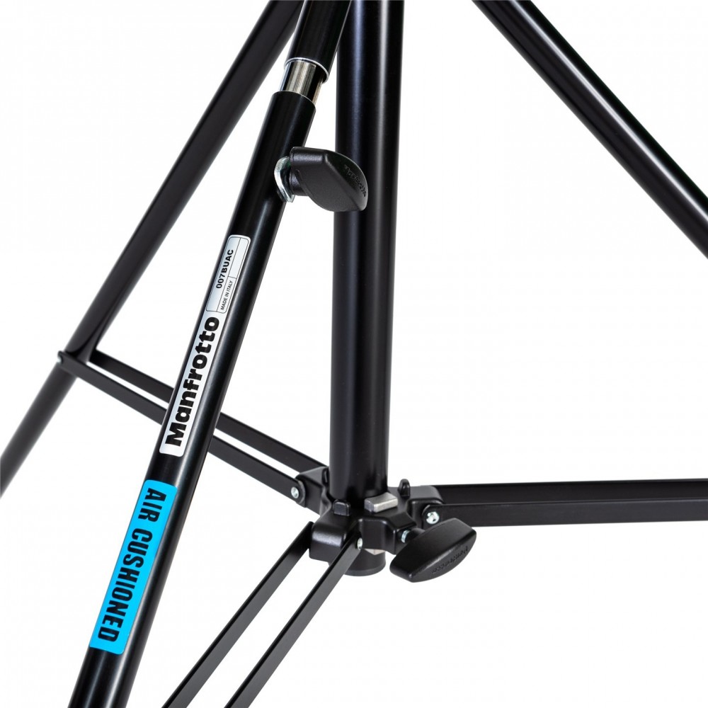 Black Aluminium Senior Stand Manfrotto - 
Professional photo stand for location or studio shoots
Double braced leg base for extr