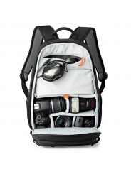 Tahoe BP 150 Black Lowepro - Passend für DSLR mit Kit-Objektiv (z. B. 18–135 mm), zusätzliches Objektiv, Blitz Das Hauptfach hat