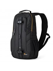 Slingshot Edge 250 AW Black Lowepro - 
Kompakte DSLR mit angesetztem Objektiv (z. B. 18–200 mm) plus zusätzlichem Objektiv
Platz