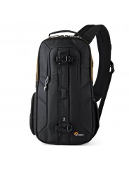 Slingshot Edge 250 AW Black Lowepro - 
Kompakte DSLR mit angesetztem Objektiv (z. B. 18–200 mm) plus zusätzlichem Objektiv
Platz