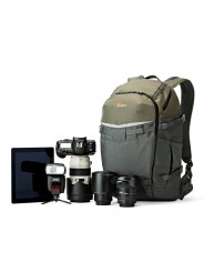 Flipside Trek BP 450 AW Grey Lowepro - 
Fits DSLR (with grip) &amp; attached 70-200mm lens plus extra lenses
Flipside body-side 