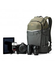 Flipside Trek BP 450 AW Grey Lowepro - 
Fits DSLR (with grip) &amp; attached 70-200mm lens plus extra lenses
Flipside body-side 