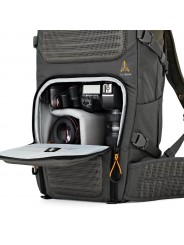 Flipside Trek BP 350 AW Grey Lowepro - 
Carries a DSLR camera kit with extra lenses and a 10'' tablet
Flipside body-side access 