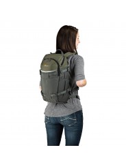 Flipside Trek BP 250 AW Lowepro - 
Carries a compact DSLR or mirrorless camera kit plus a tablet
Flipside body-side access with 