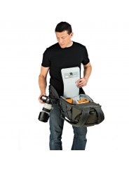 Flipside Trek BP 450 AW Grey Lowepro - 
Fits DSLR (with grip) &amp; attached 70-200mm lens plus extra lenses
Flipside body-side 