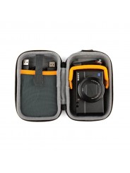 Hardside CS 40 Lowepro - 
FormShell™ exterior offers lightweight rigid protection
Cushioned foam interior provides additional pr