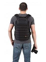 Lowepro Plecak ProTactic BP 350 AW II Black Lowepro - Das QuickShelf™-Trennsystem lässt sich zu einem 3-stöckigen Regal öffnen o