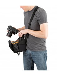 ProTactic Lens Exchange 100 AW Lowepro - 
Temporarily holds 2 lenses during exchange
Easy-grip main handle for smooth, single-ha