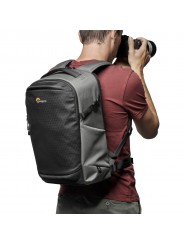 Flipside BP 300 AW III Dark Grey Lowepro - 
Passend für Mirrorless mit 70–200 mm Objektiv plus 3–4 zusätzliche Objektive
Vollstä