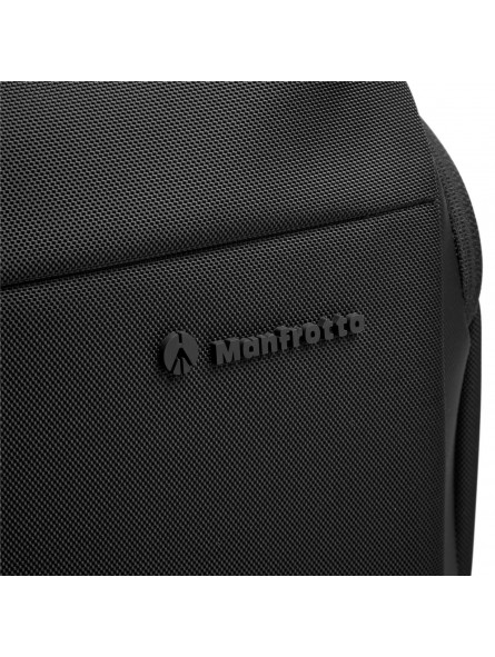 Advanced Active Backpack III Manfrotto - 
Versatile backpack for camera and laptop, or a travel daypack
Hold DSLR or CSC cameras