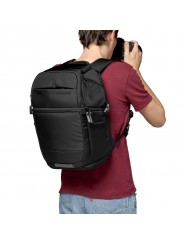 Advanced Fast Backpack III Manfrotto - 
Fits a full frame camera + 70-200/4 lens, 3 lenses + accessories
Versatile dual side acc