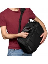 Advanced Fast Backpack III Manfrotto - 
Fits a full frame camera + 70-200/4 lens, 3 lenses + accessories
Versatile dual side acc