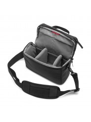 Advanced Shoulder bag M III Manfrotto - 
Carries CSC cameras with 2 to 3 lenses or a DJI Mavic Pro
Large zippered pocket for sma