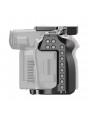 Canon EOS R5C Cage 8Sinn - 
1/4" mounting points
Arri locating point (3/8" mounting point on top)
Cold shoe mount
Strap holder
M