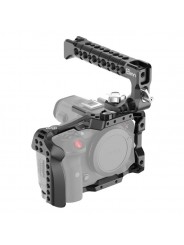 Canon EOS R5C Cage 8Sinn - 
1/4" mounting points
Arri locating point (3/8" mounting point on top)
Cold shoe mount
Strap holder
M