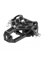 8Sinn 15mm Lightweight Baseplate 8Sinn - 

- 1/4" and 3/8" mounting points- 15mm rod openings- Rubber pads- Aluminum made- Light