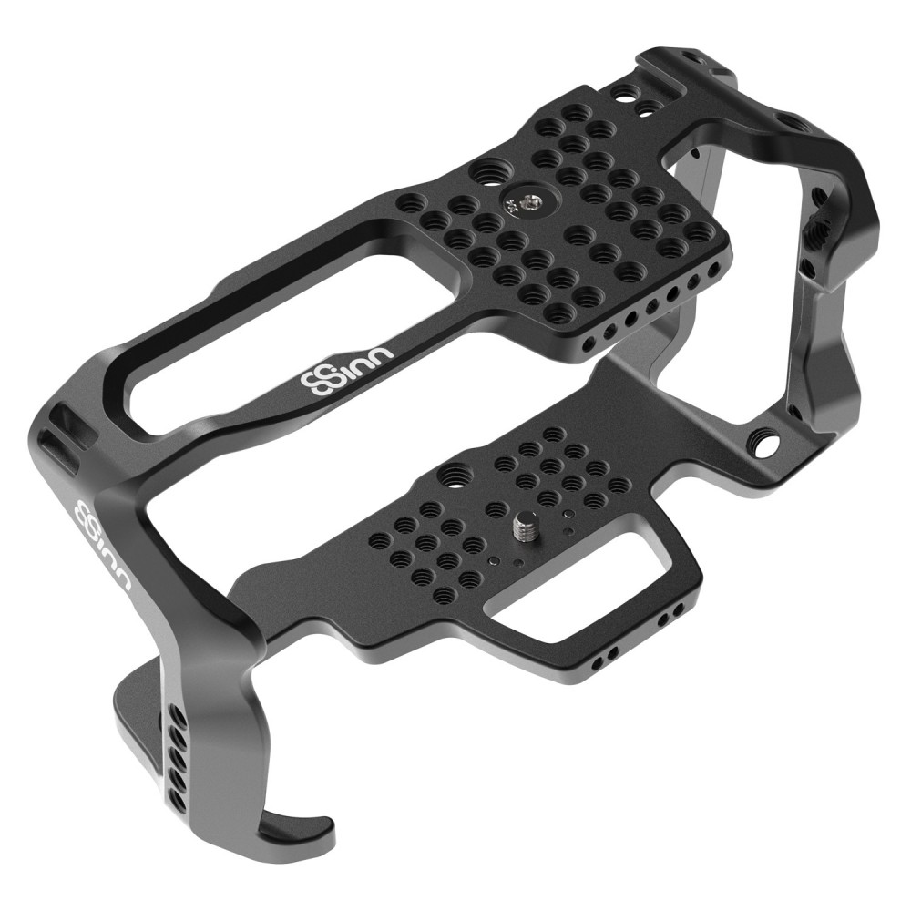 BlackMagic Pocket Cinema Camera 4K / 6K Cage 8Sinn - Key features:

Two mounting screws (upper and lower)
Anti-twist locking pin