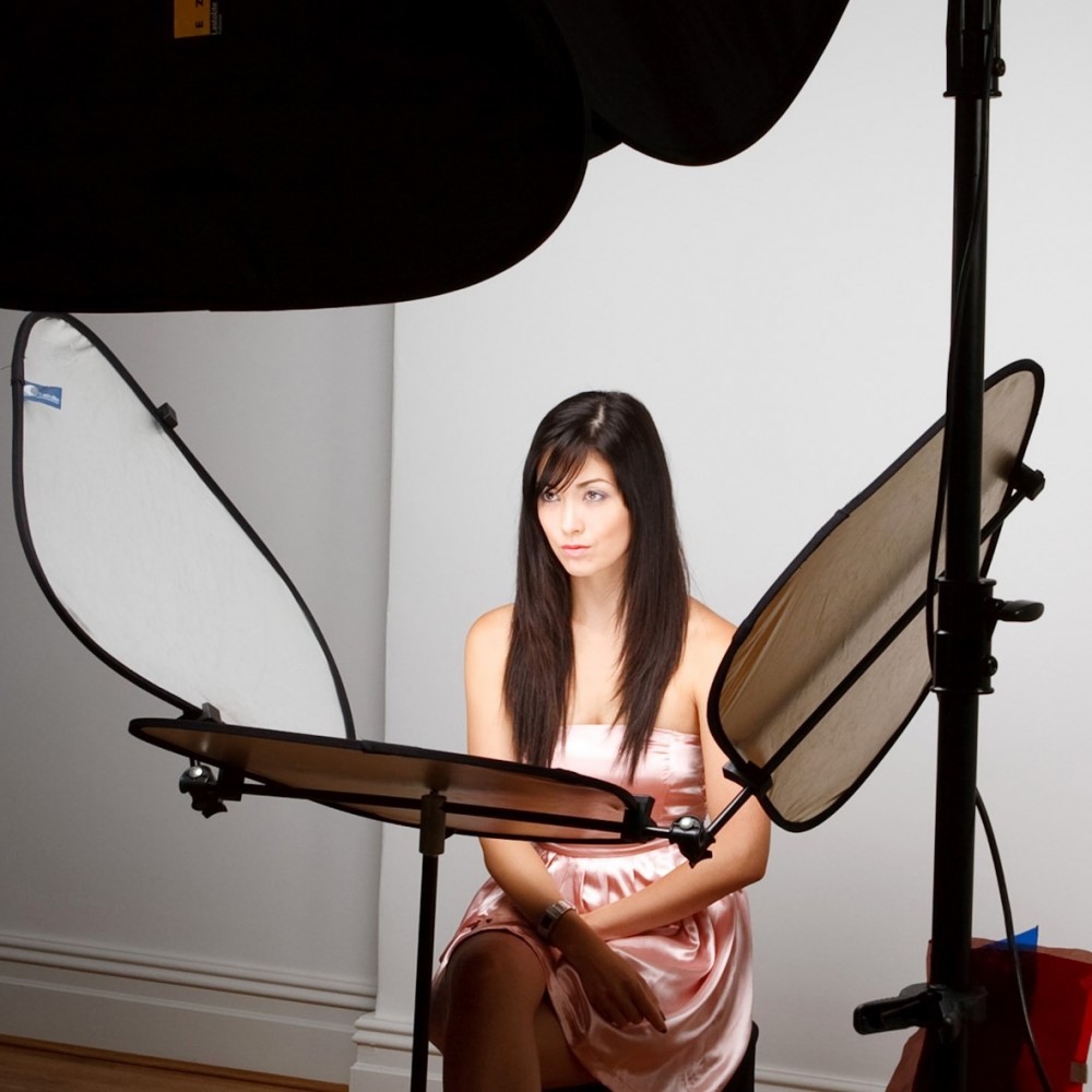 Triflector MKII Gestell + Sunfire/Silber Panels Lastolite von Manfrotto - 
Perfekt für Makeover und Modeaufnahmen
Verleiht