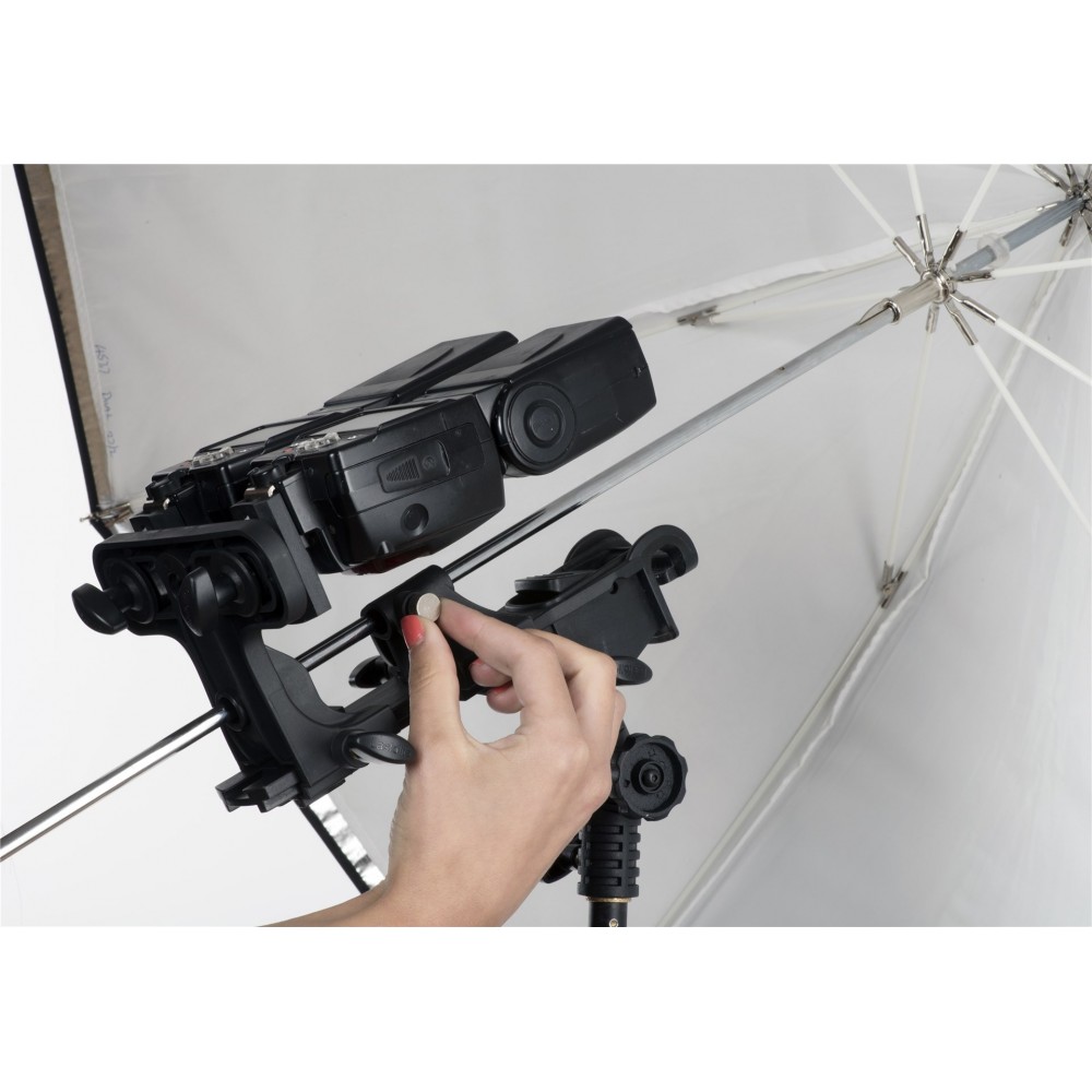 Ezybox Pro Speedlight Bracket Lastolite by Manfrotto - 
Use your Ezybox with up to two flash guns
Great for location shoots
Stur