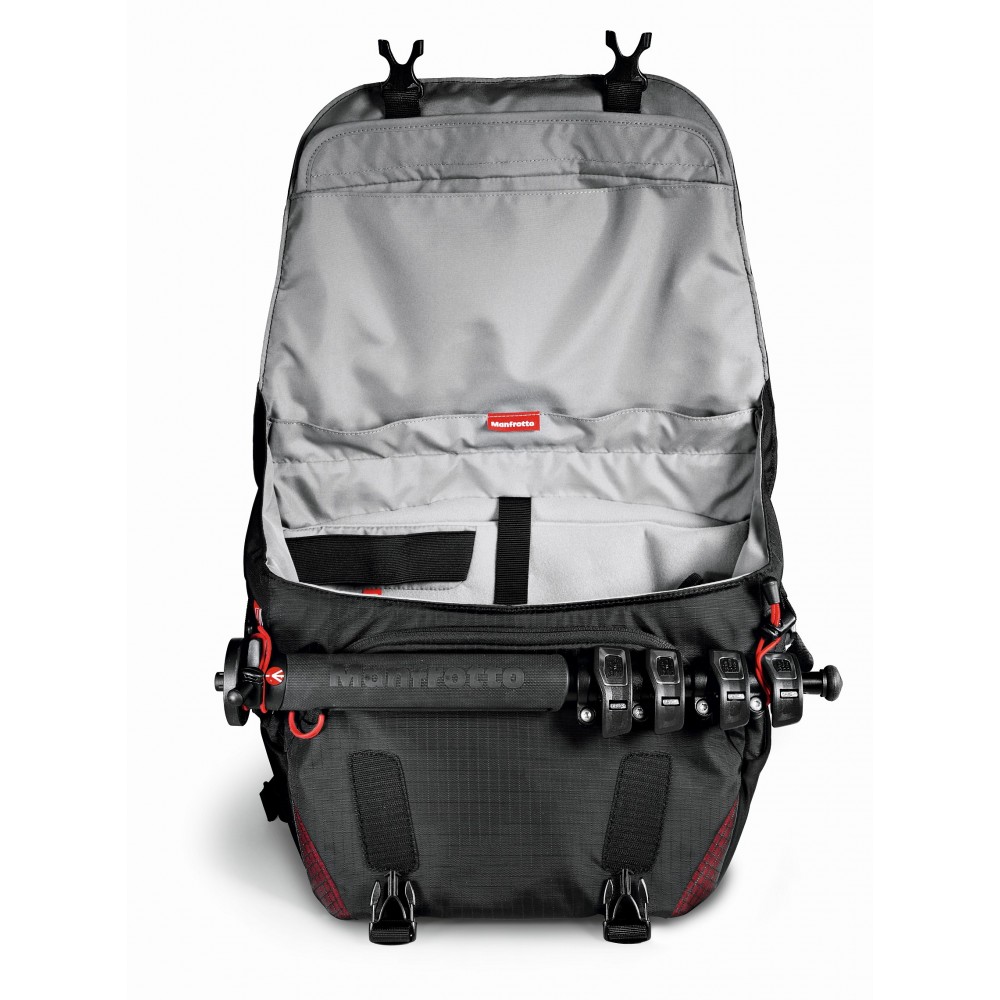 Messenger bag Bumblebee M-30 PL Manfrotto - 
Safeguards your camera gear e.g. a A7II kit or DJI Mavic kit
Breathable back &amp; 